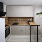 Кухня Анкона — Угловая с барной стойкой Бежевый + дерево